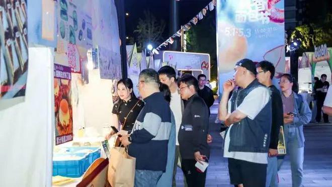突然爆满!上海全城出动?商场人山人海10分钟花掉上千元不少人抢到券直奔柜台(图4)