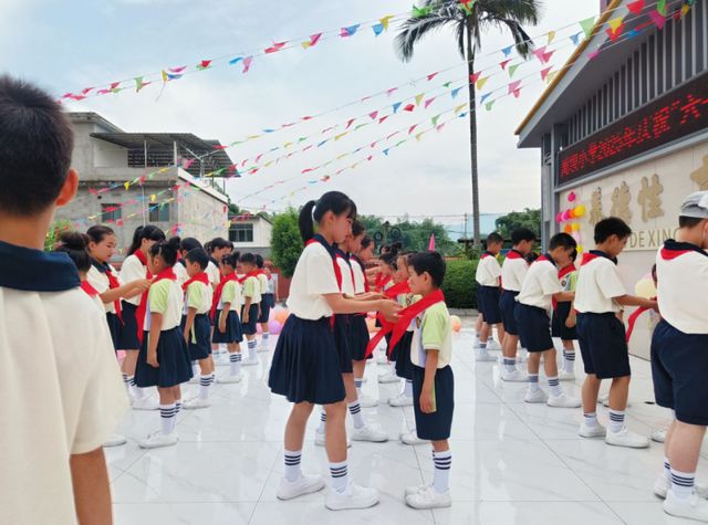 宜宾市江安县夕佳山镇周坝小学校开展2025年“六一”儿童节活动(图2)