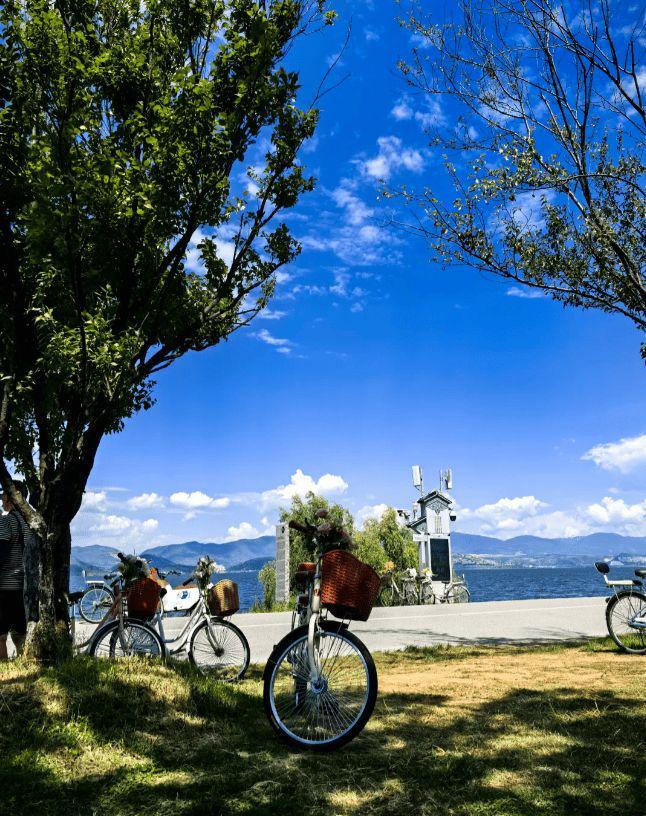 云南六天五晚旅游攻略：云南旅游必去景点游哪些+自由行路线推荐(图1)