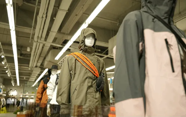 上半年服饰净关上千家店打工人不爱买了?(图3)