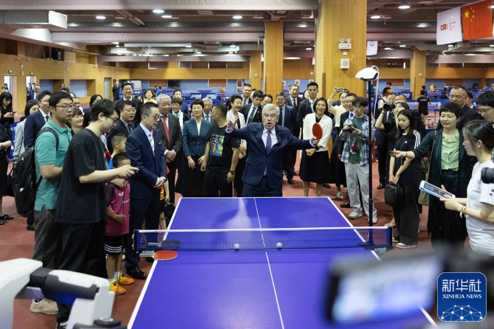 当机器人穿上跑鞋体育圈里的“科技范儿”藏不住了……(图3)