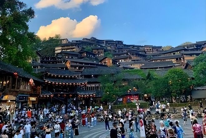 和父母跟团去贵州5天4晚人均需要多少钱？贵州五日游宝藏路线攻略(图4)