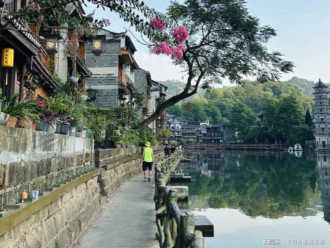 张家界旅游攻略:假期跟团游天门山凤凰古城 5天本地旅行团报价(图3)