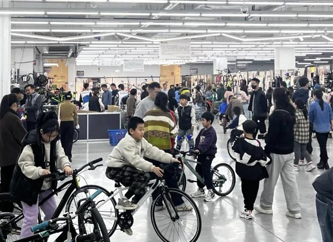 讨好中产的迪卡侬反被穷鬼抛弃(图18)