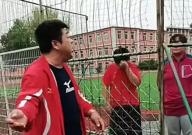 56岁鞍山教师裴吉阳离世：出院5天返岗一件皮衣穿了25年(图6)