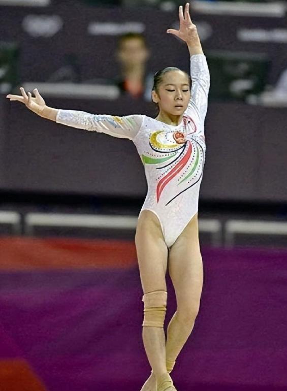 最矮奥运冠军：身高1米37无人追退役后二次发育如今遇到真爱(图11)