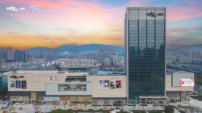 无锡顶奢新标杆!锦上荣曜官方售楼处发布：锦上荣曜官方官网首发！(图3)