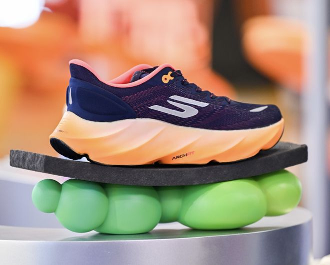 免费租鞋！这个展台让你每天3万步逛进博不用愁更有旧鞋回收补贴换新！(图3)