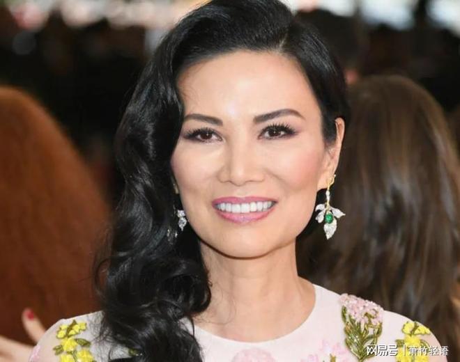 默多克离婚协议暗藏玄机赠邓文迪5亿股权背后竟有定时炸弹(图2)